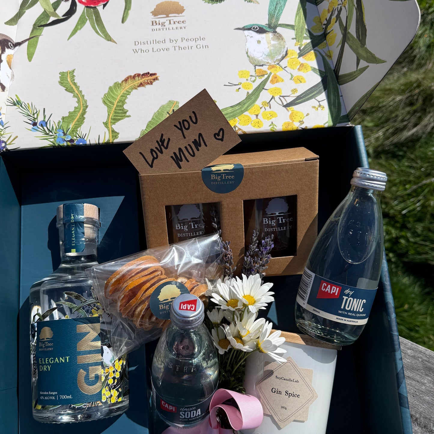 Elegant Mother’s Day Gin Gift Box
