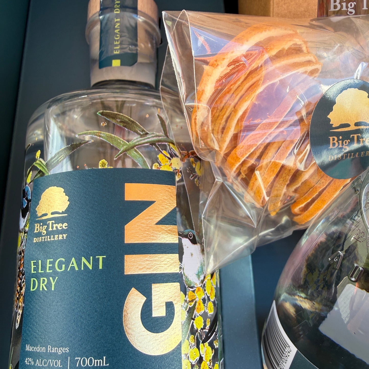 Elegant Mother’s Day Gin Gift Box